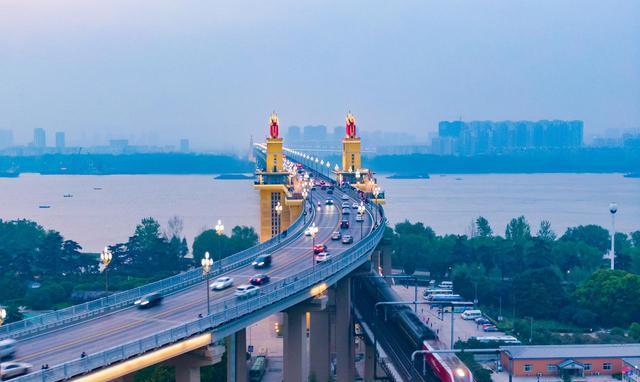 昆山gdp2020是多少_我国第一县,2020年GDP为4276亿元,超过大部分地级市和65 国家(2)