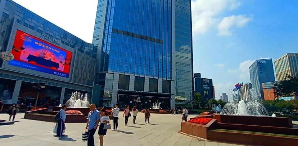 中国一线城市,广州天河城购物中心,是广州最繁华的商业中心