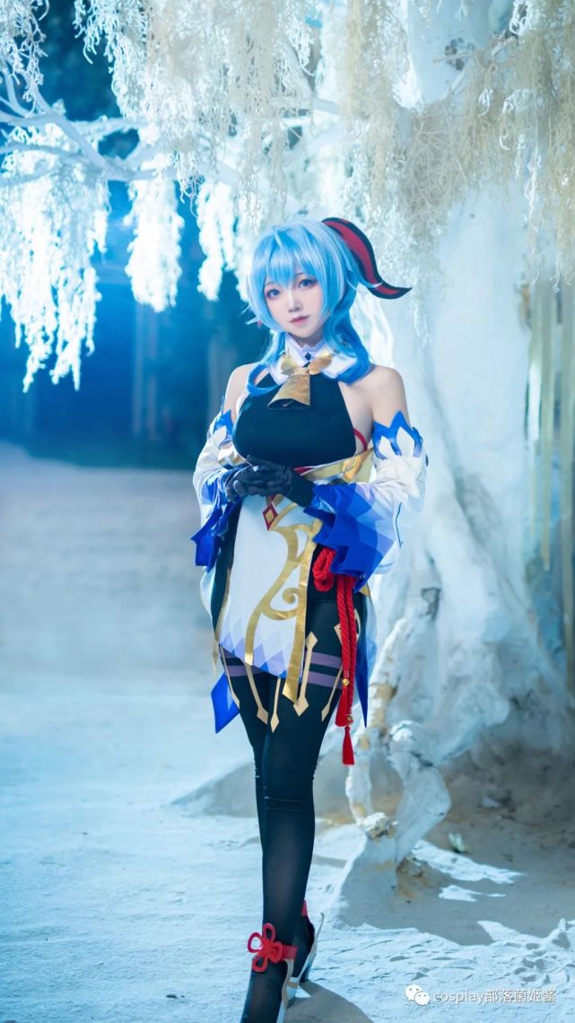 cos:二次元cos大赏原神甘雨cos正片@楚楚子