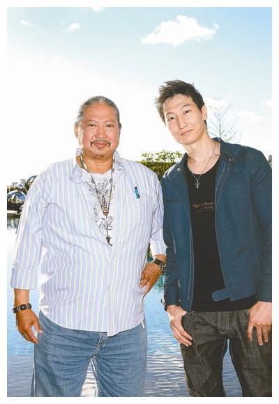 三儿子洪天照也是与大哥一样,进入了娱乐圈,不过他更加专注与动作电影