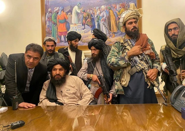 最新画面!塔利班进入阿富汗总统府