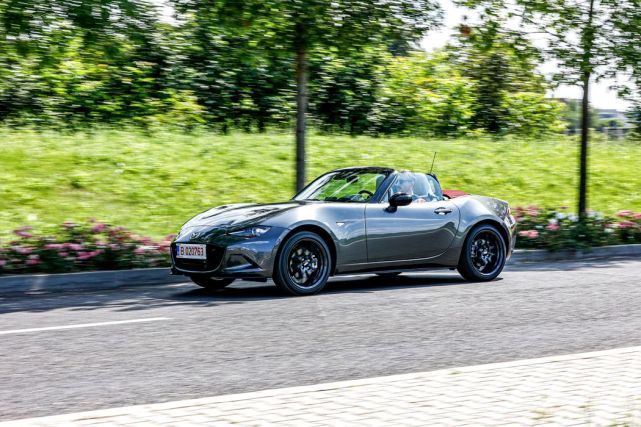 夏天来测试敞篷车:马自达mx-5如何?