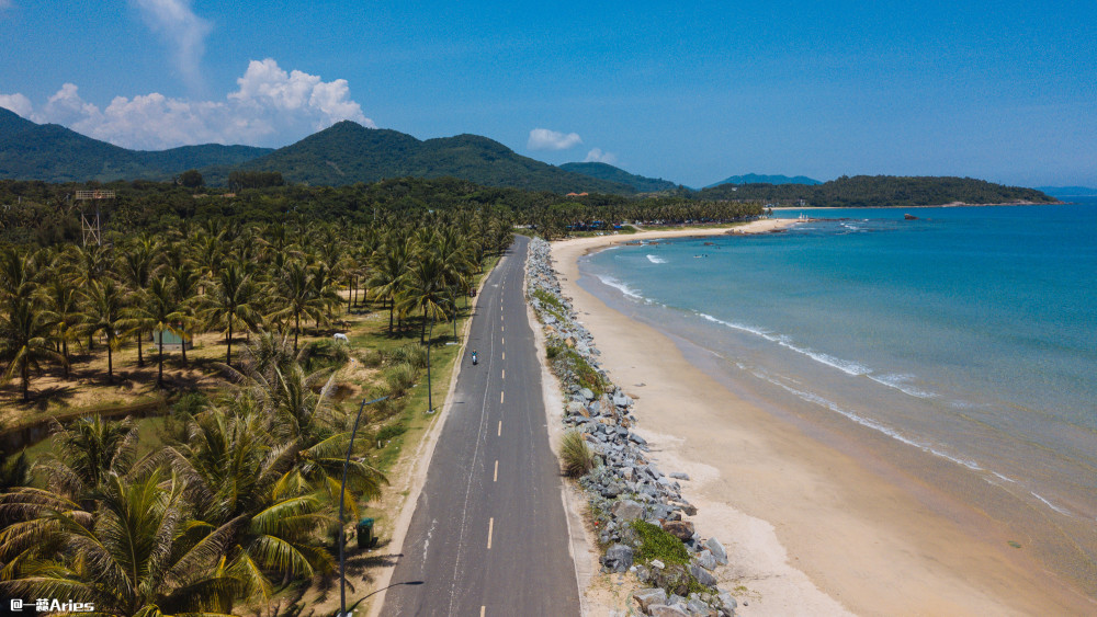 自驾万宁最美公路,纵享世界级的海景风光,感受冲浪的魅力!