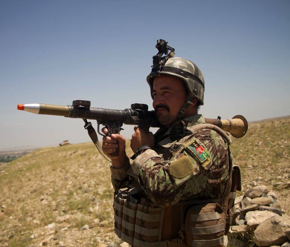 拥有美式装备的阿富汗政府军为何一触即溃?答案伟人早