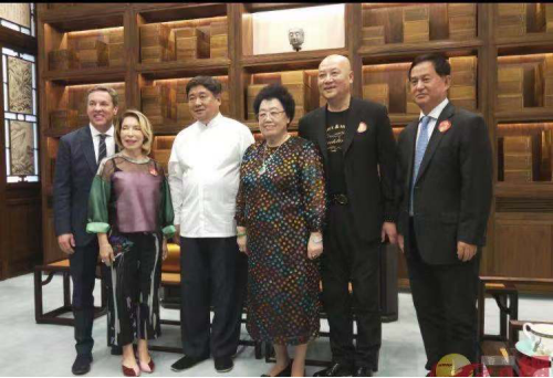 陈丽华:财产分唐僧500亿,买一条街造个人博物馆,到底多富有?