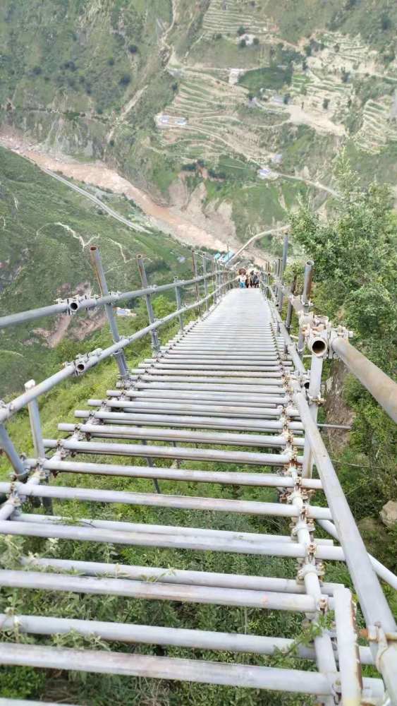 骑行大凉山,探访悬崖村;生活不易,且行且珍惜