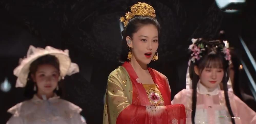张馨予《浪姐2》成团夜穿汉服,颜值360度无死角,现场比精修还美