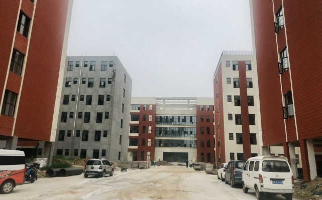 郑州中牟衡中以学位为诱饵高价销售陪读公寓 获利数千万元
