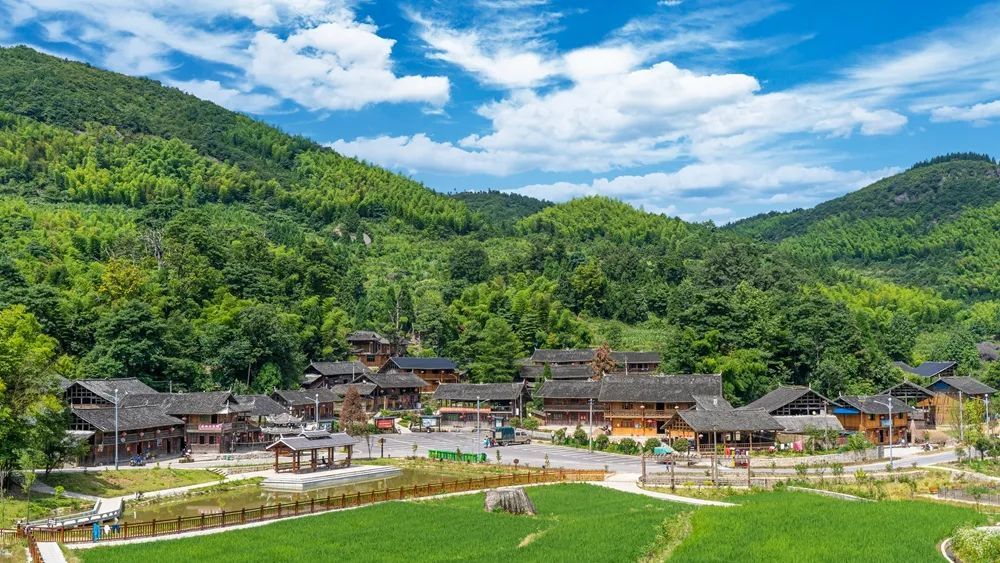 (穿岩山森林公园,抗战古村阳雀坡,溆浦山背花瑶梯田,雪峰山大花瑶景区