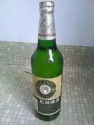 朝阳——松林啤酒 松林啤酒以价廉物美,劲压群雄的实力广泛驻扎在