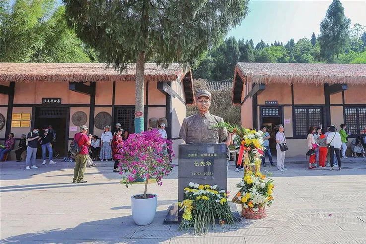 改造提升开国将军贺诚生平纪念馆等党史教育基地,教育引导党员干部