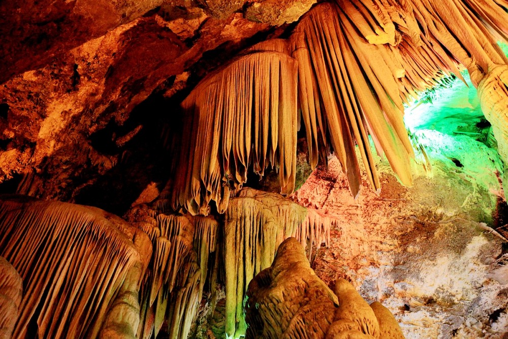 河南一个溶洞景区,是一处大型的石灰岩溶洞,是国家5a级旅游景区