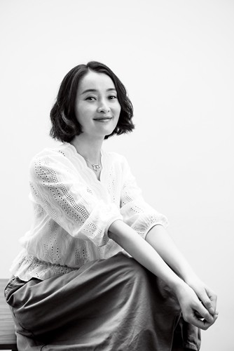 不瞒大家说, 小润首先想到的就是曾经被骂"丑"的女演员吴越.