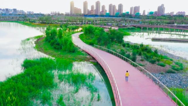新疆昌吉市打卡地新地标:头屯河景观带