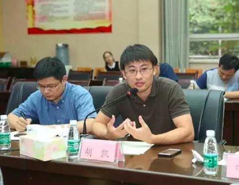 清华老师"眼镜飞人"胡凯的双奥人生