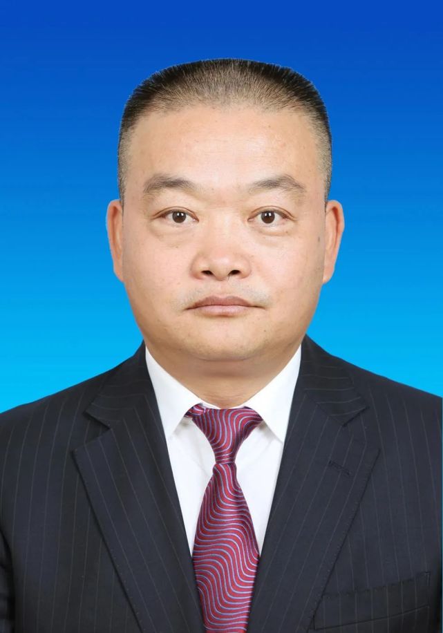管理学硕士,中共党员,现任青海省海东市人民政府党组成员,副市长