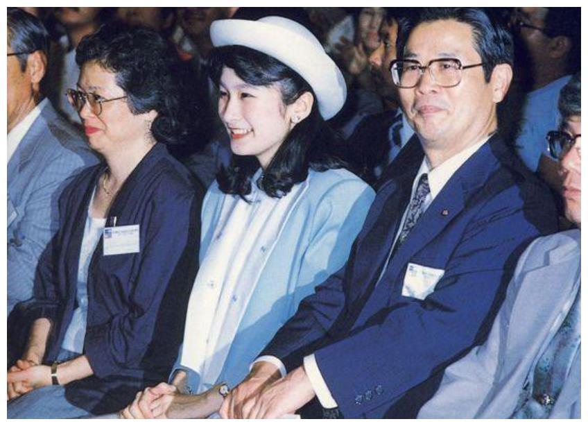 纪子妃:40岁拼命生下继承人,笑容可怕心机重,爱和妯娌雅子比