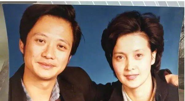 不怪李小璐任性,毕竟她妈妈张伟欣:曾红遍全国,经商后