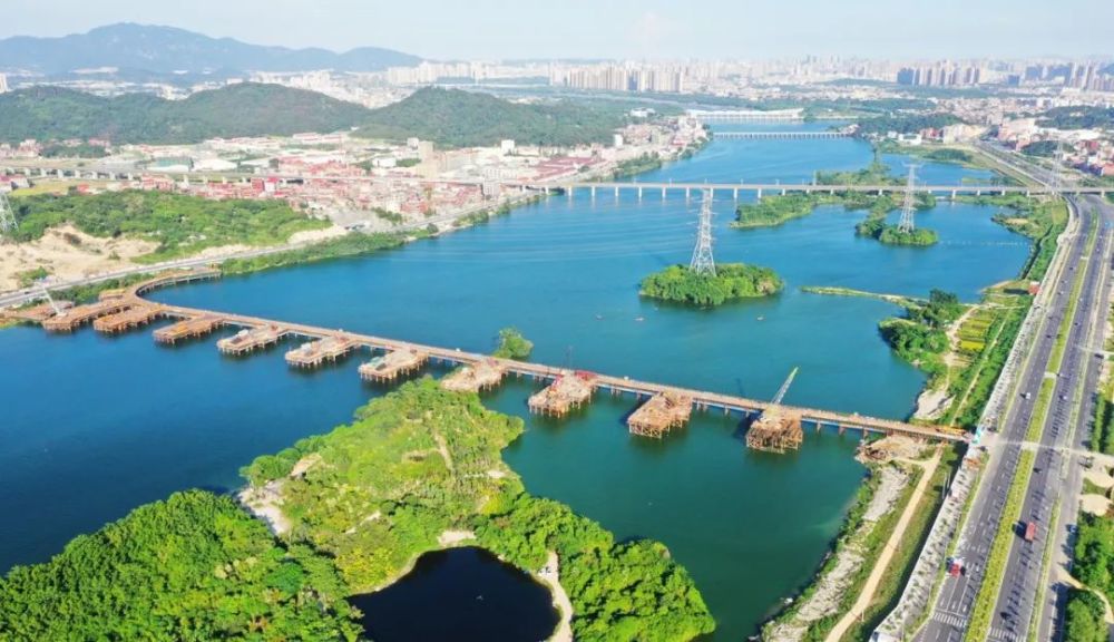 省道215线拓改,泉州综合交通枢纽的建成投用,兴泉铁路,武荣大桥等项目