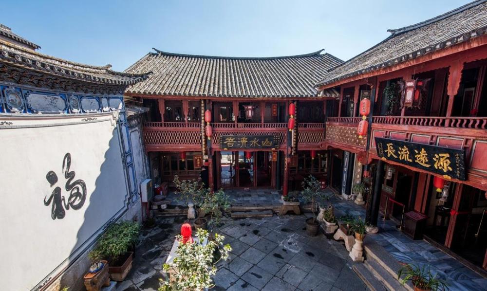 云南最有代表性的白族建筑,一百多年依然精致,主人曾富冠大理