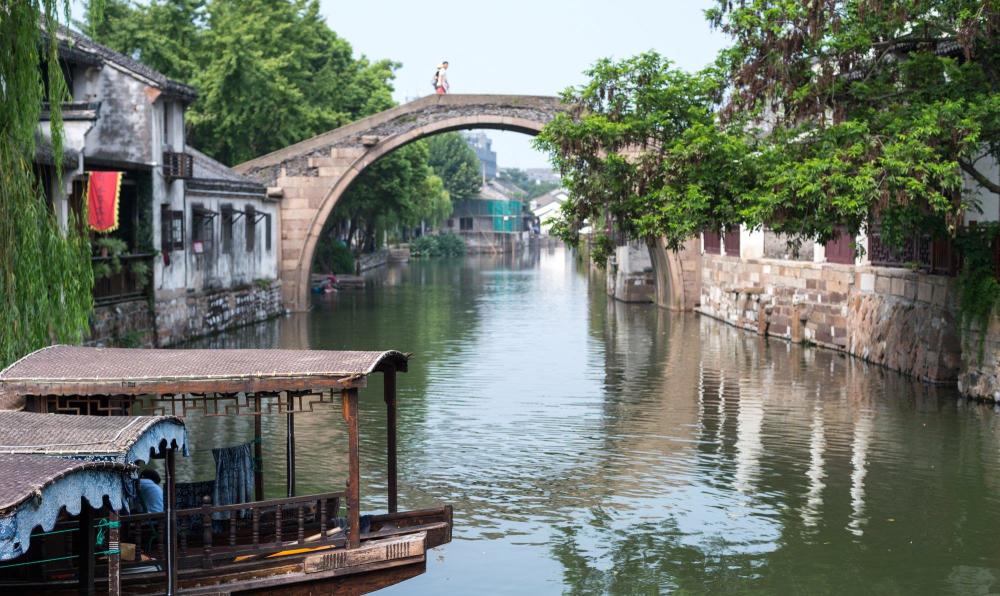 南浔古镇位于浙江省湖州市,是中国历史文化名镇,距今已有700多年的