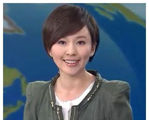 从"央视名嘴"到退出央视,失去父亲的欧阳夏丹,后来怎么样了?