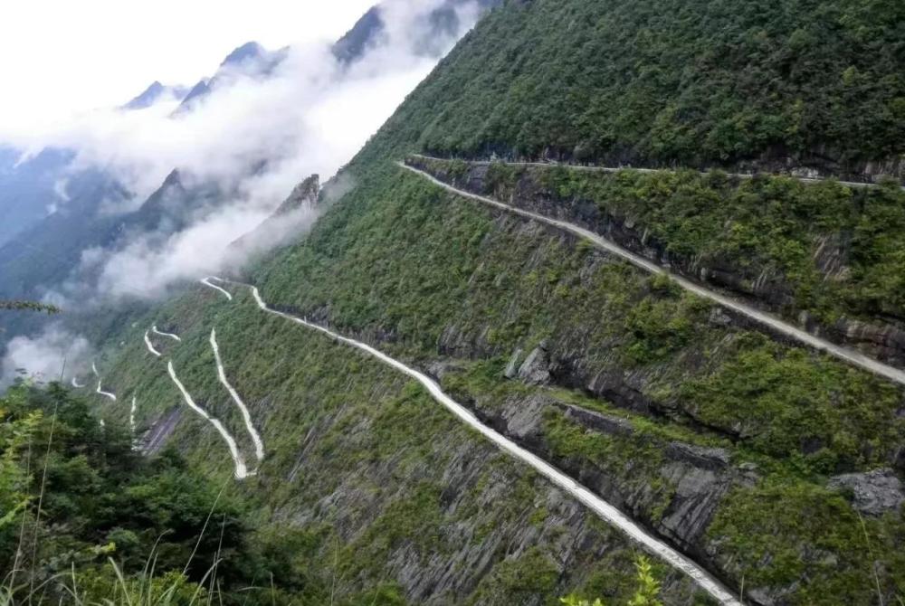 中国最美的"挂壁公路",大美无言