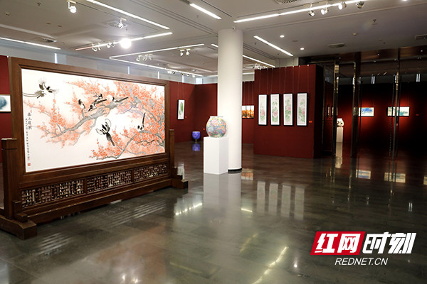 "中国醴陵·瓷彩天下"2021年醴陵釉下五彩瓷精品艺术展落幕