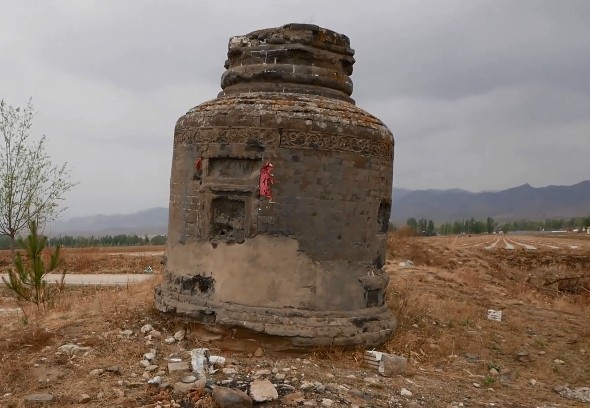 在忻州繁峙县大营镇齐城村西约50米的沙沟河北岸台地上,有一片唐代