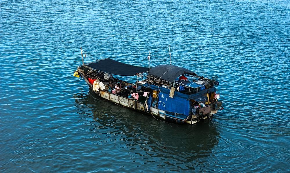 渔船,家家户户必备的交通工具.