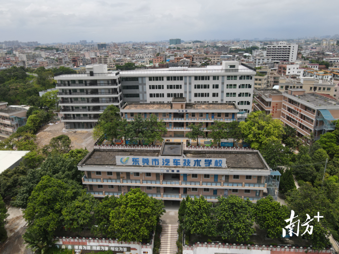 东莞市纺织服装学校实训楼和宿舍楼改扩建工程