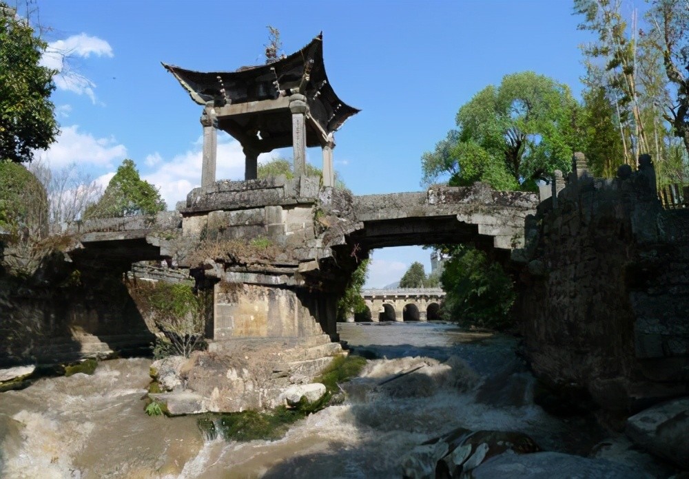 叠水河瀑布太极桥(这个瀑布是全世界唯一的城市瀑布)