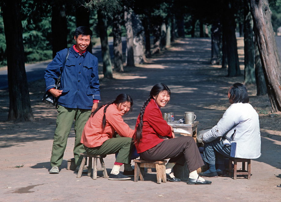 70年代难得一见的彩色老照片,都是回忆