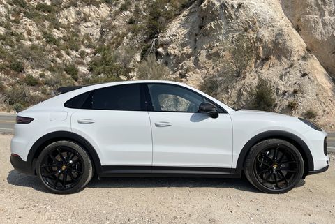 2022款保时捷卡宴cayenne turbo gt模糊了跑车界限