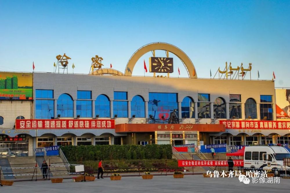 湖南摄影师跨越整个中国 记录下火车站的美景