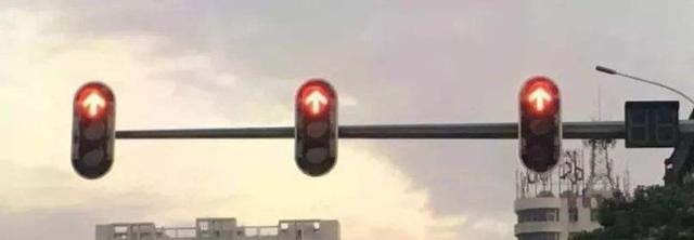 各种红绿灯走法图解,违反道路交通信号灯通行扣几分