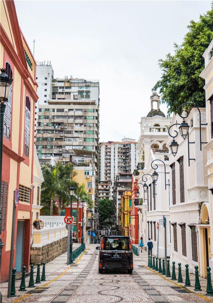 澳门最美街道之一,假装漫步葡萄牙街头,感受童话色彩的世界