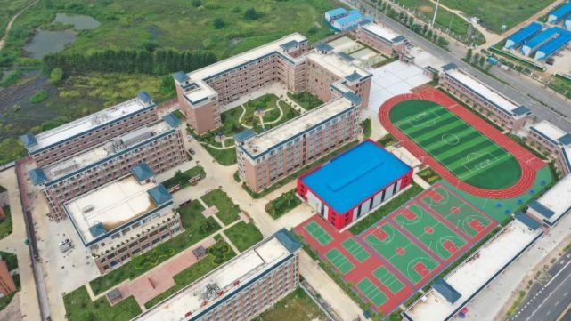 3、贵港中学有哪些学校：广西贵港市有哪些比较好的中学？