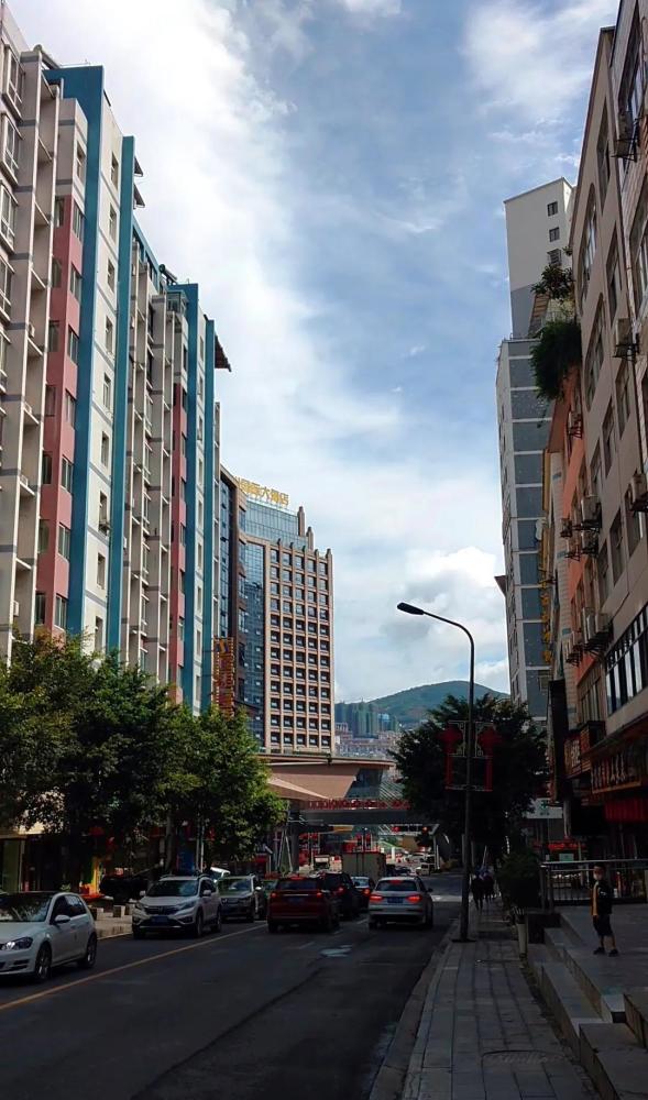 巴东是长江上最干净的县城恩施最美山坡之城甲哥战斗过的地方