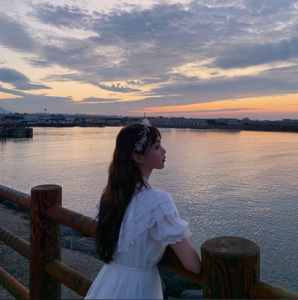 ins侧脸心动女头
