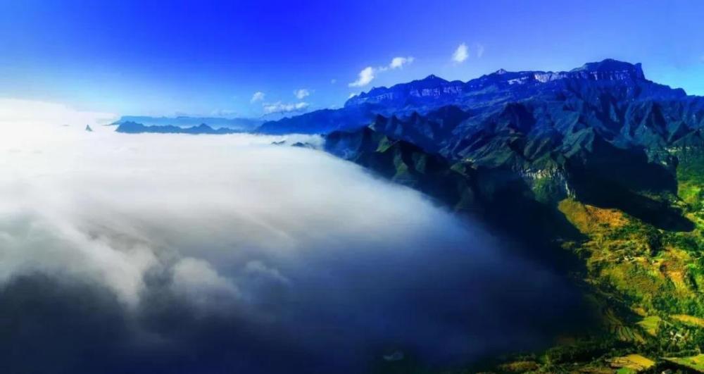 重庆五大高山吸氧地,恒定10000 的是大娄山脉最高峰
