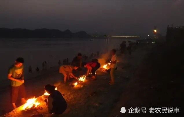 七月十五中元节上坟,做到"一食,二忌,三不烧",都有啥?