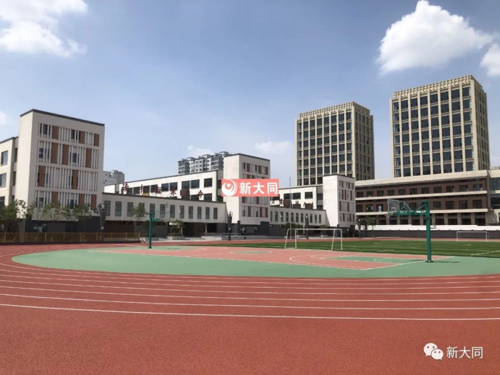 永祥路西侧实验小学主校区低年级部1980年更名为大同市实验小学山西省