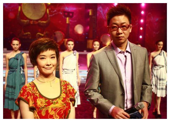 前央视主持人林海:走红后与大8岁妻子离婚,跳槽2年事业"坎坷"
