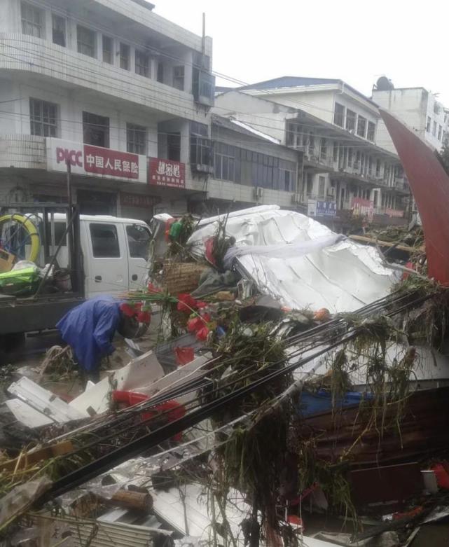 湖北柳林:暴雨之后,缓慢重建的"烟火气"