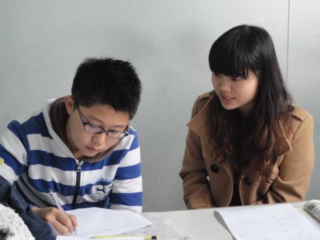 华师大家教中心终止业务退费,大学生家教也被禁止了,家长懵圈了