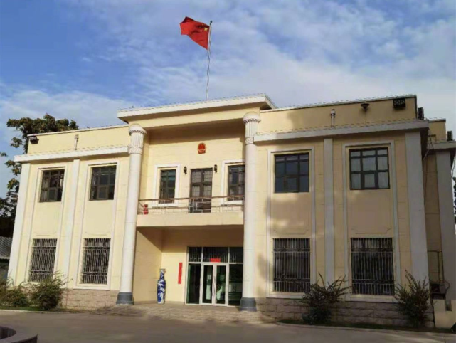 中国驻阿富汗大使王愚在社交网站上发布了一张驻阿富汗使馆照片,表明
