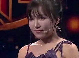 网红李子柒直播的时候忘记开美颜还原真实状态网友吐槽也太假了吧你