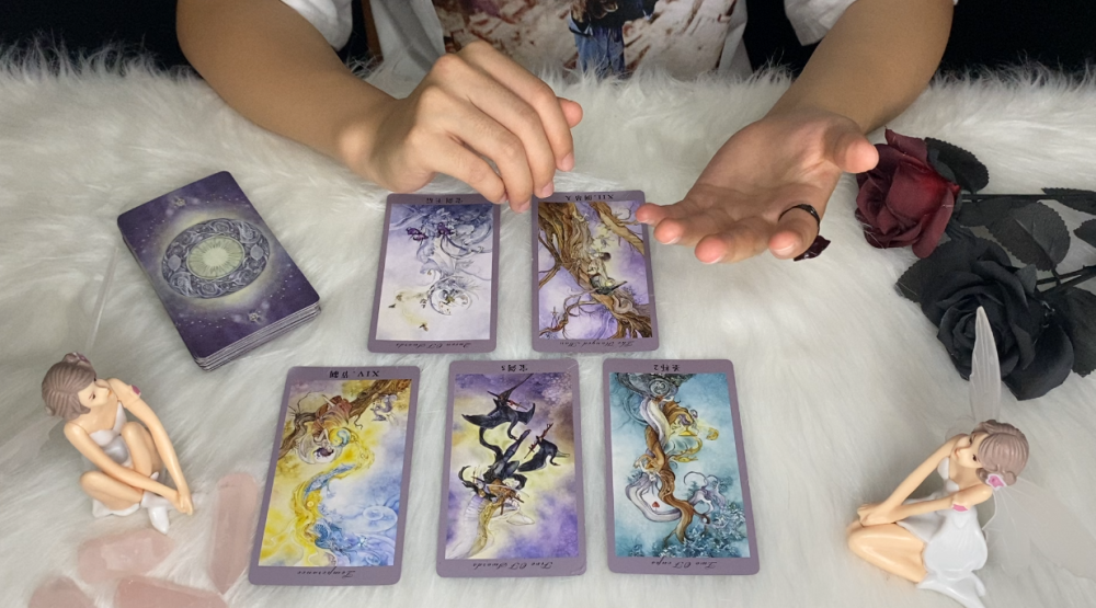 爱神塔罗:双鱼座9月情感运势,存在隔阂,没办法进入下一阶段