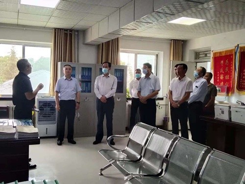 庆阳市委常委,政法委书记柴春调研西峰区政法综治工作